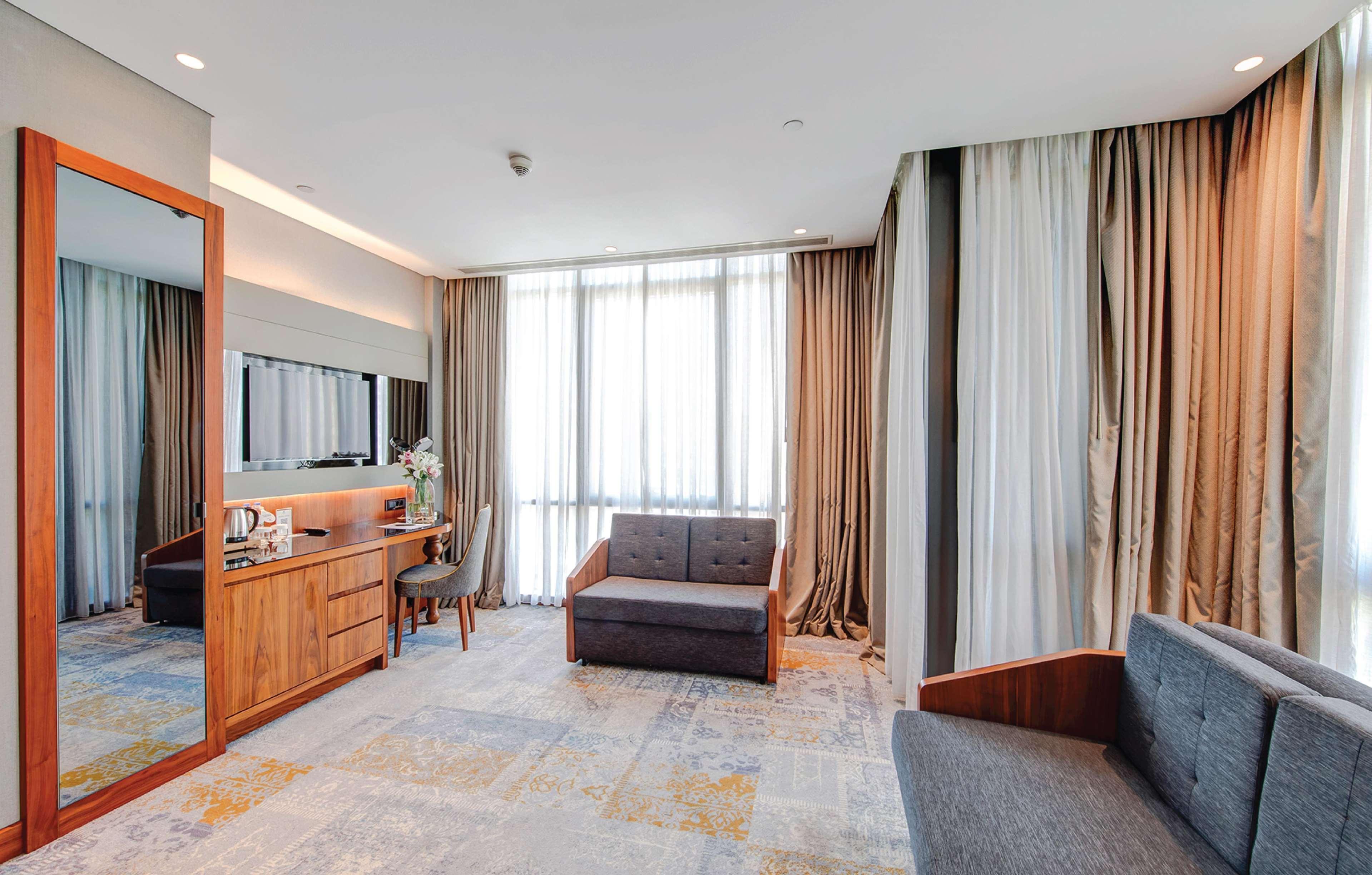 โรงแรมดับเบิล ทรี บาย ฮิลตัน อิสตันบูล ปิยาเลปาซา ภายนอก รูปภาพ A suite at the hotel