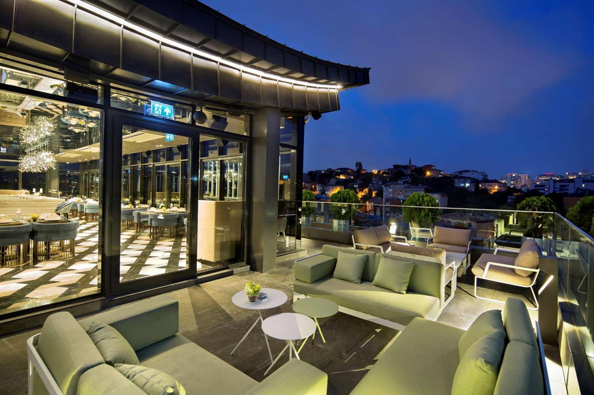 โรงแรมดับเบิล ทรี บาย ฮิลตัน อิสตันบูล ปิยาเลปาซา ภายนอก รูปภาพ The Sky Bar