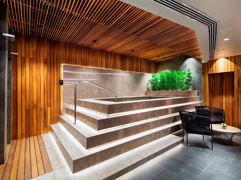 โรงแรมดับเบิล ทรี บาย ฮิลตัน อิสตันบูล ปิยาเลปาซา ภายนอก รูปภาพ The spa at The Standard, East Village