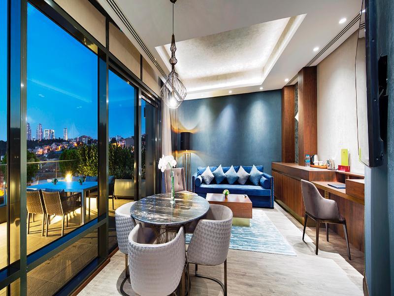 โรงแรมดับเบิล ทรี บาย ฮิลตัน อิสตันบูล ปิยาเลปาซา ภายนอก รูปภาพ The living room of a Sky Suite
